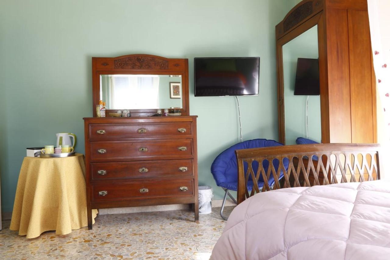 לינה וארוחת בוקר ג'יארה Casa Di Nonna Signorina מראה חיצוני תמונה