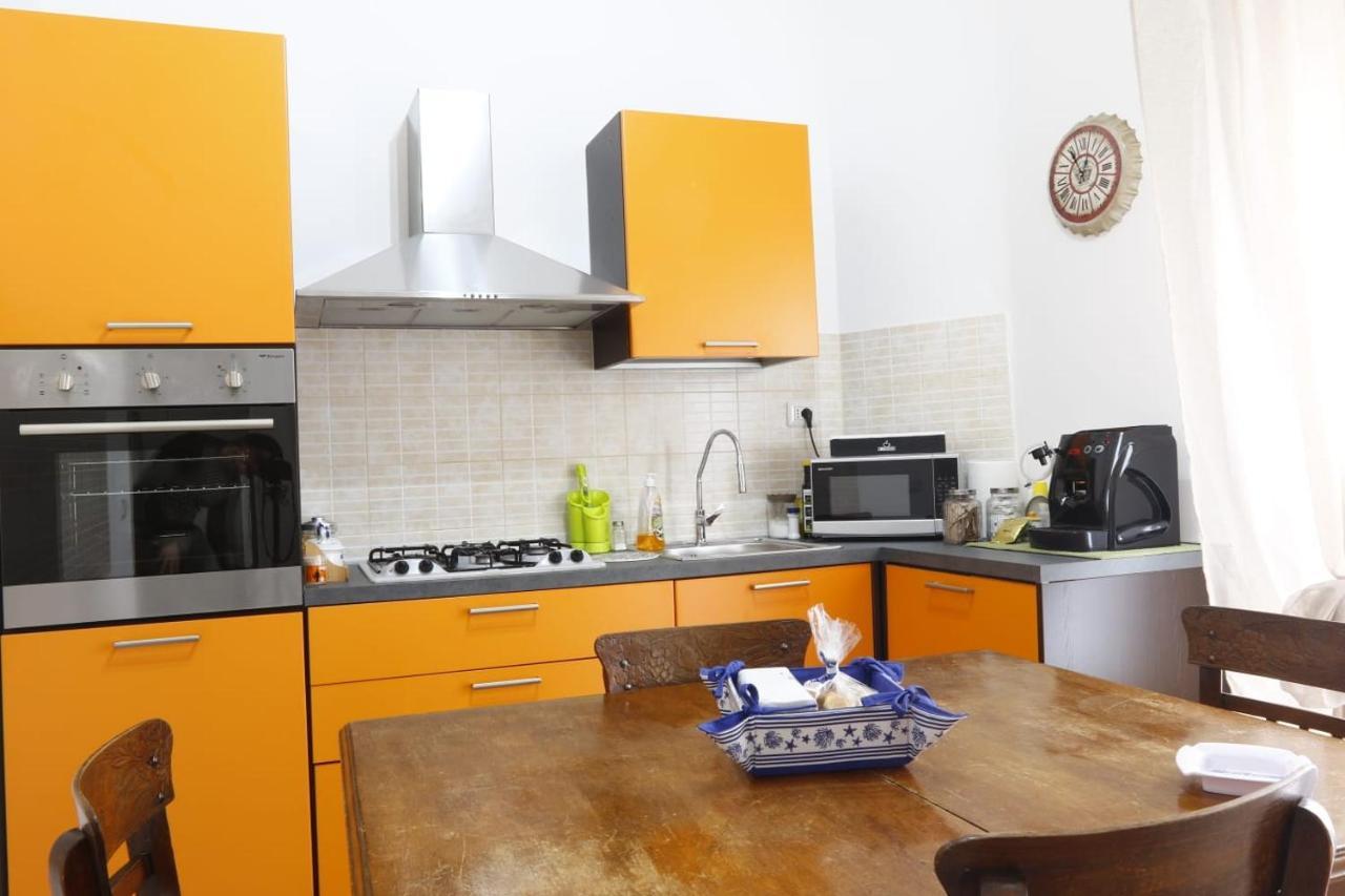 לינה וארוחת בוקר ג'יארה Casa Di Nonna Signorina מראה חיצוני תמונה